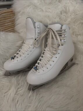 Riedel White Figure Ice Skates with Gray Trim